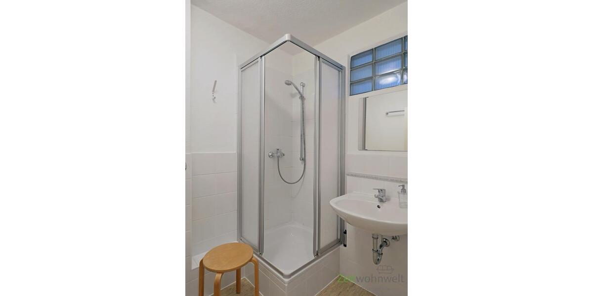 Dusche im Bad