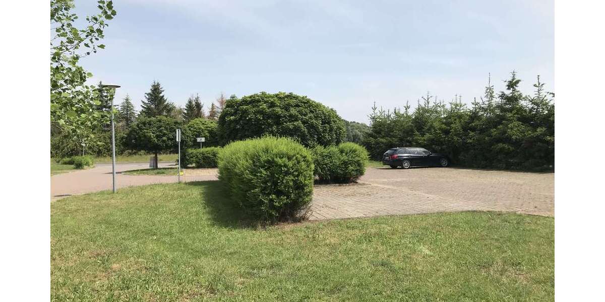 gepflegte Parkplätze