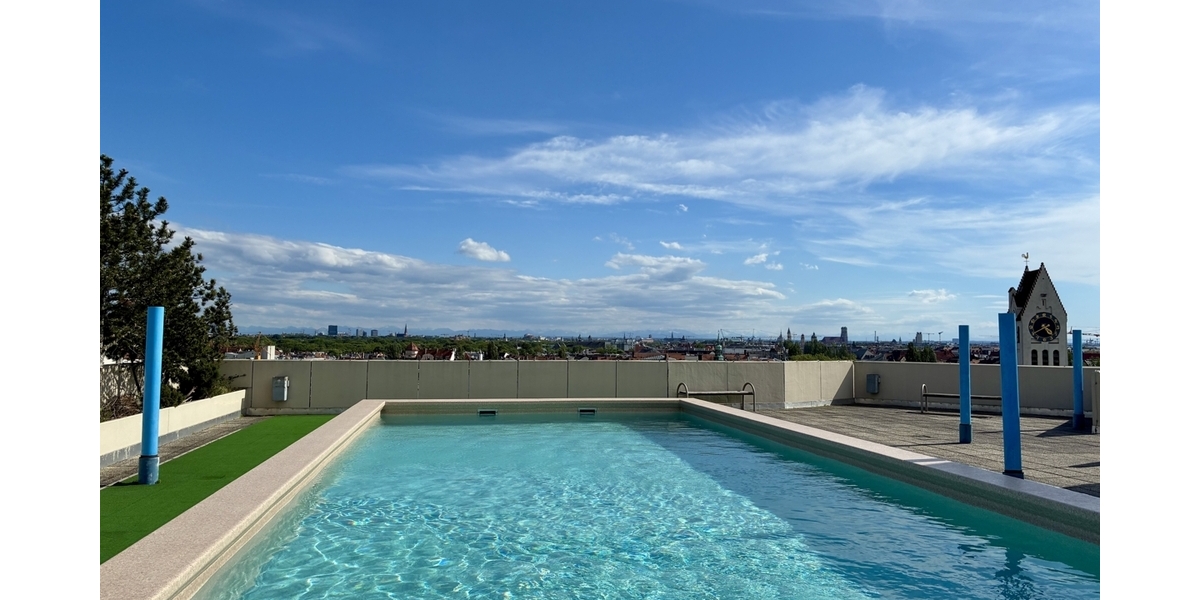 Frisch sanierte Schwimmbad der Dachterrasse 