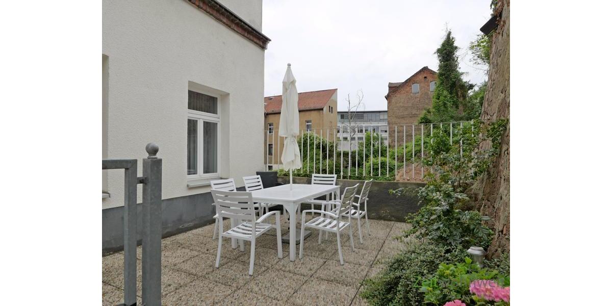 Terrasse hinter dem Haus