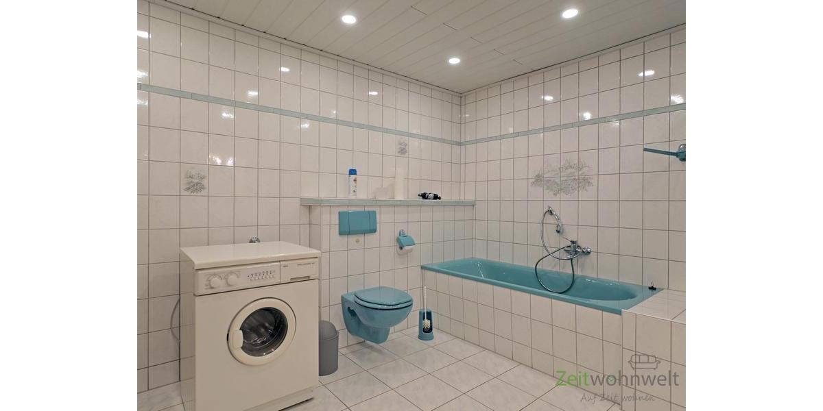 Waschmaschine und Badewanne
