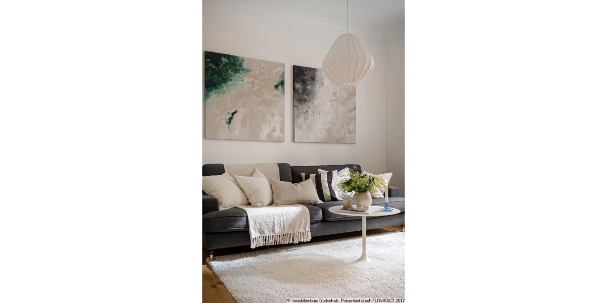Wohnzimmer, möblierungsvorschlag mit Sofa und 2 Bildern