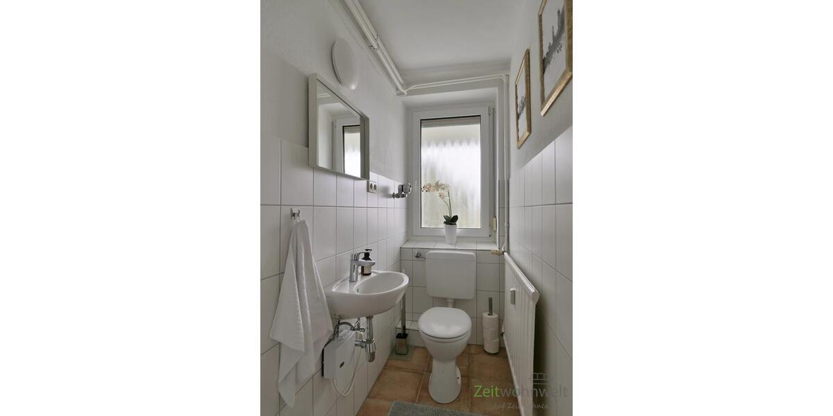 separates WC