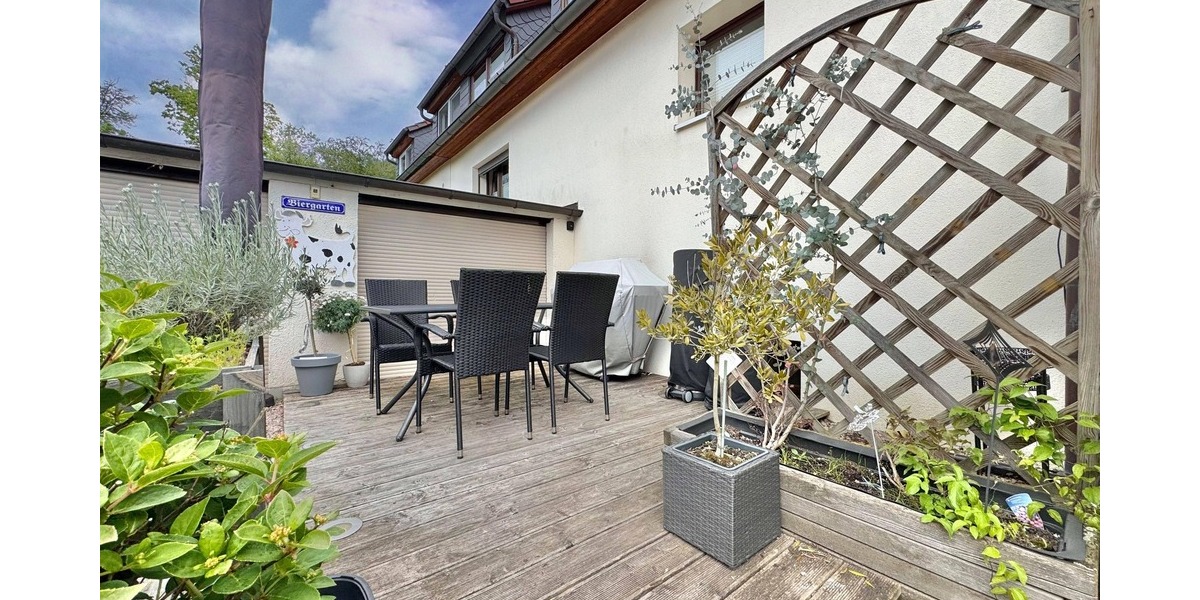 mit KI verändert - Gemütliche Terrasse