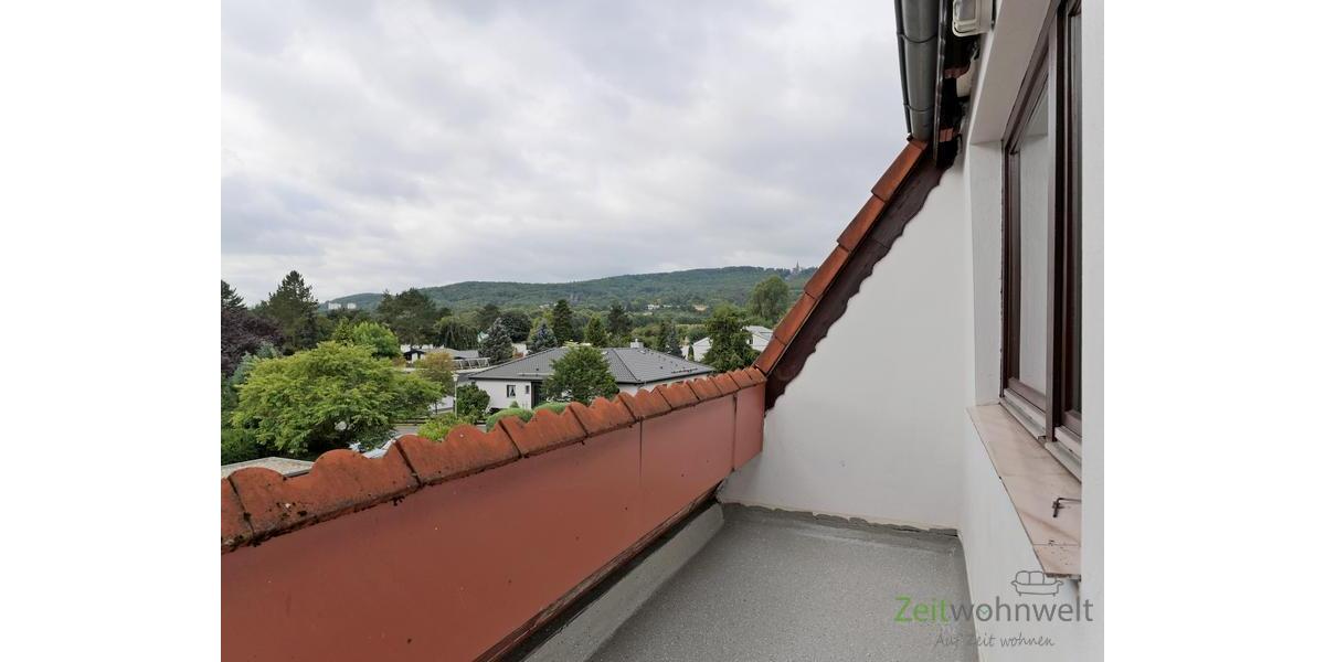 geschützter Balkon am Wohnzimmer