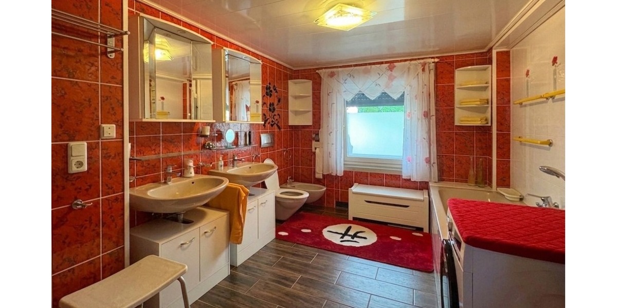 Badezimmer 1.OG Wohnung rechts