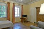 (EF0562_M) Dresden: Helfenberg, möblierte Wohnung im denkmalgeschütztem historischen Schloss, TV, WLAN inkl. - Etagenwohnung Dresden Helfenberg | Angebot:26213521