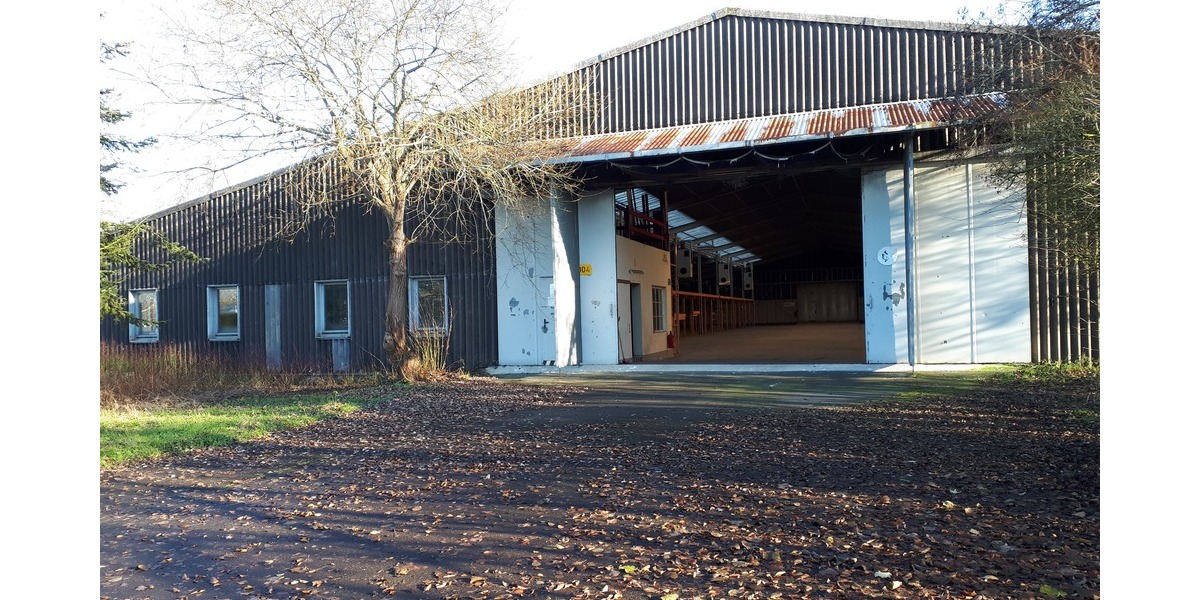 Hallenzufahrt