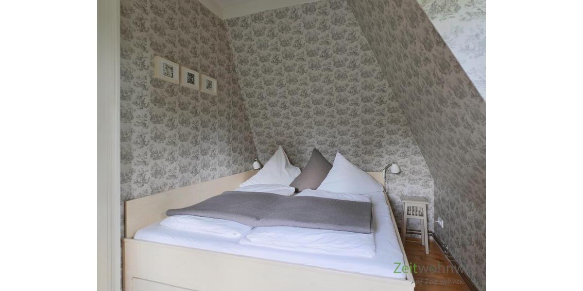 hohes Bett