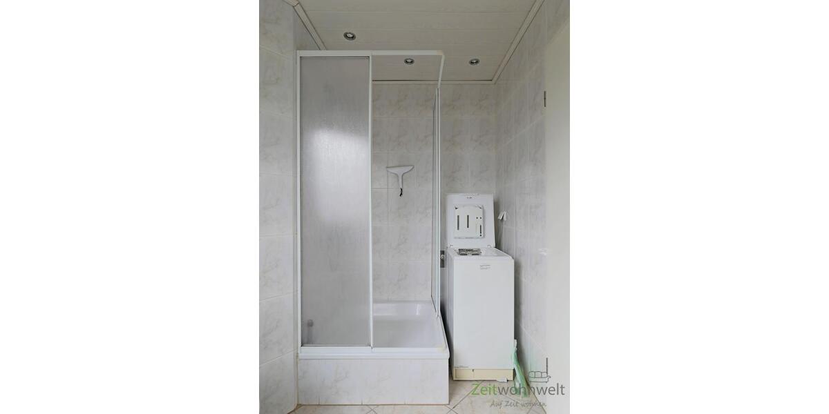 Dusche und Waschmaschine