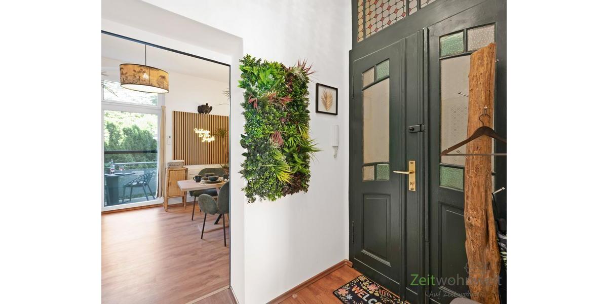 Blick von der Wohnungstür bis zum Balkon