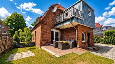 EIN ZUHAUSE MIT CHARME UND RAUM FÜR IHRE ZUKUNFT - Zweifamilienhaus Stade Altländer Viertel | Angebot:27147793