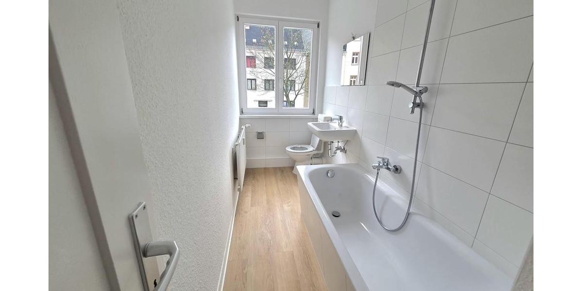 Bad mit Wanne