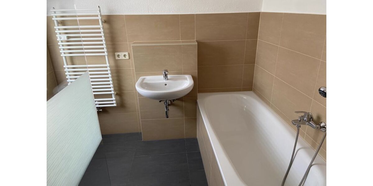 (02c) Bad hinten - Wanne