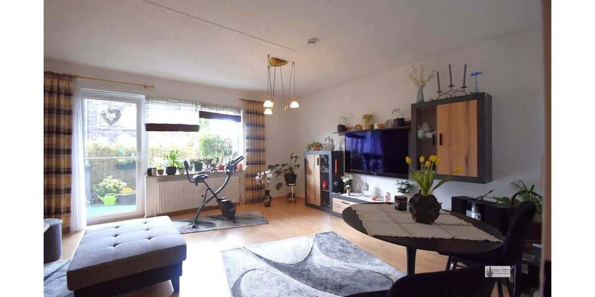 Wohnzimmer mit Terrassentür