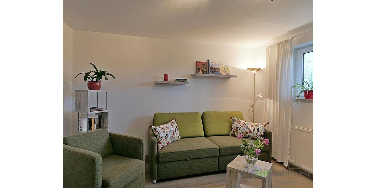 Wohnzimmercouch und Sessel