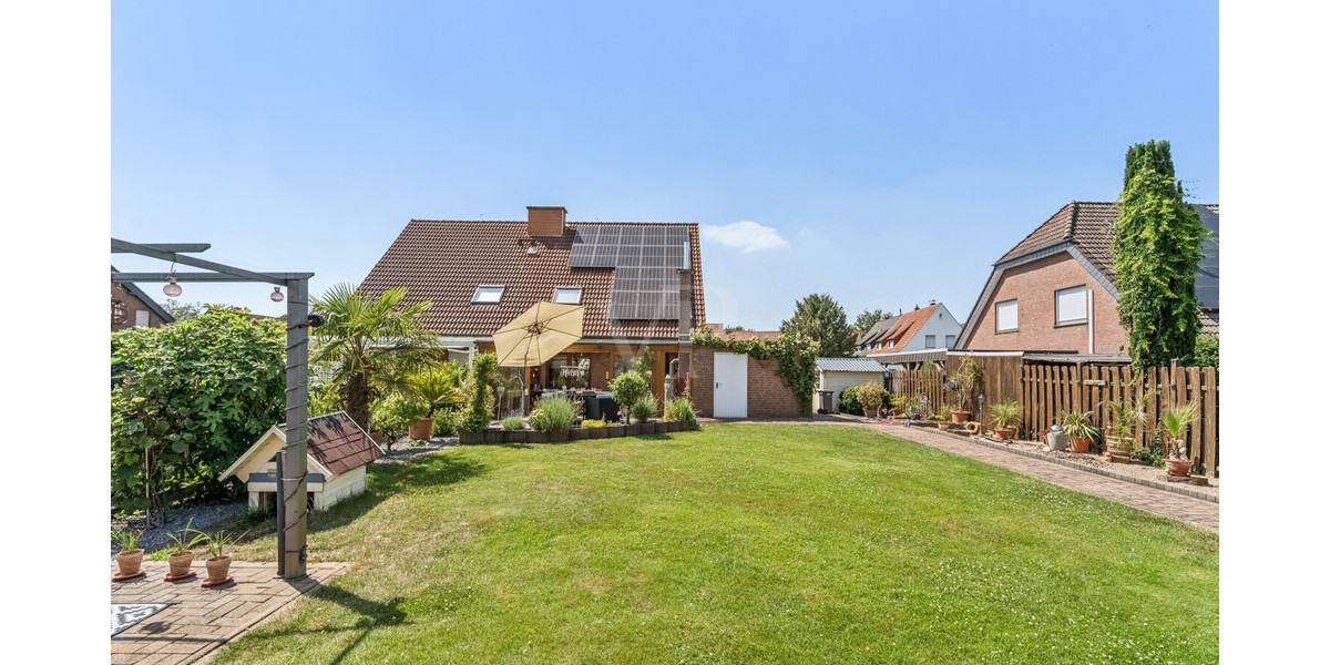Gartenbereich mit Blick zum Haus