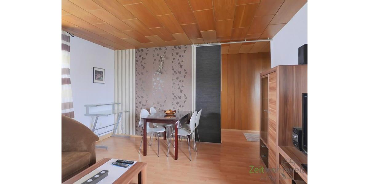 Esstisch im Wohnzimmer