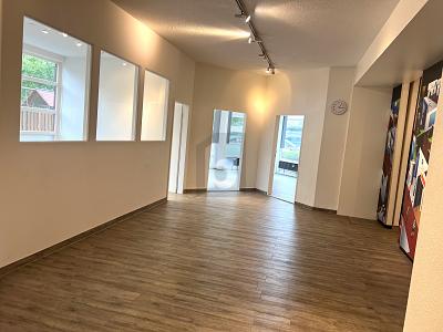 HELLE UND FREUNDLICHE ARBEITSRÄUME - Gewerbeobjekt Hamburg Schnelsen | Angebot:27455010