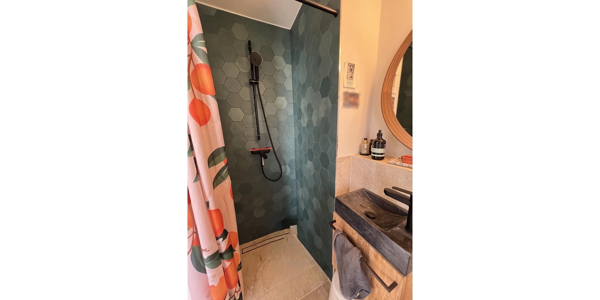 Gäste-WC mit Dusche