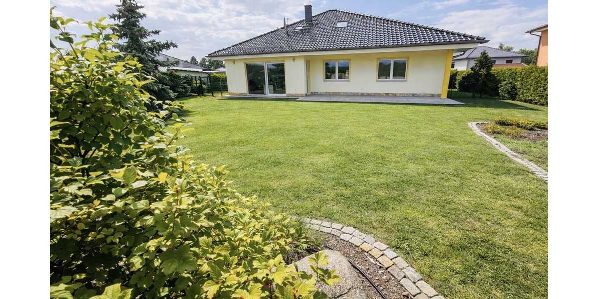 Gartenbereich & Rückseite der Immobilie 