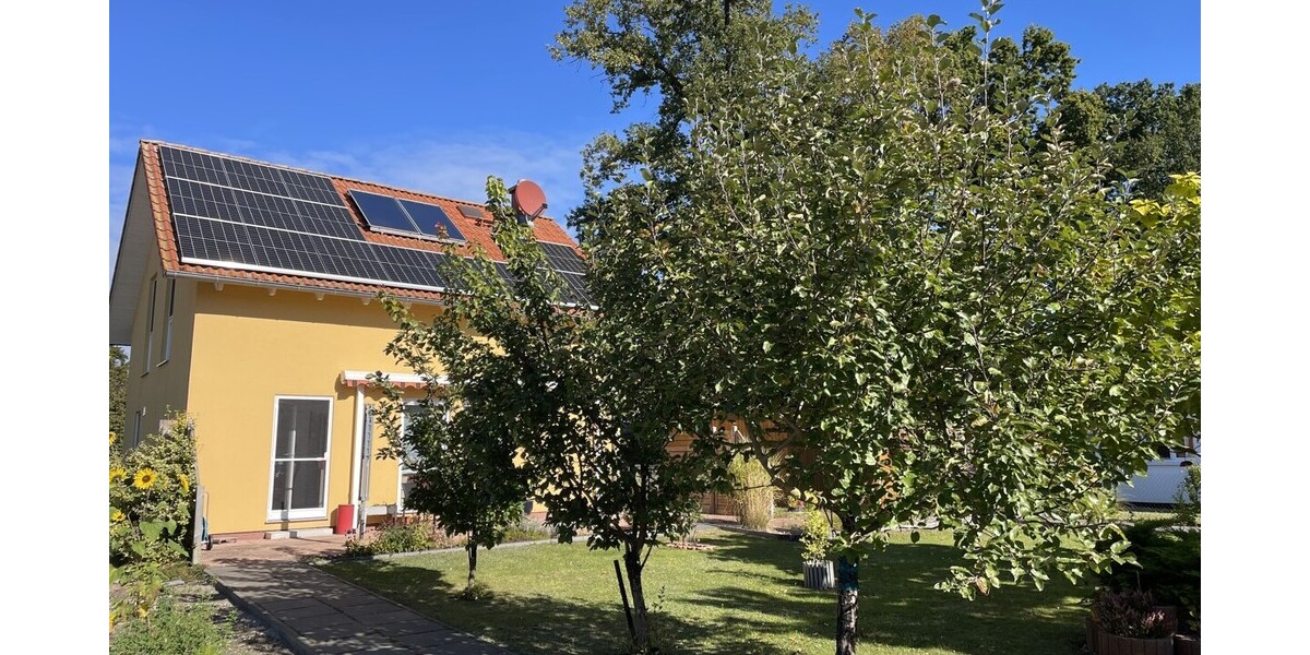 das Grundstück