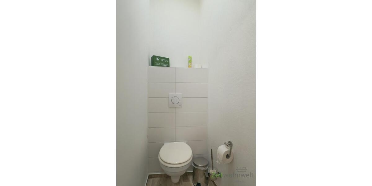 separates WC