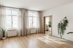Top-Renditeobjekt: 5 Wohneinheiten im historischen Schulhaus mit großem Entwicklungspotenzial - Mehrfamilienhaus, Wohnhaus Althornbach Bödingerhof | Angebot:24700023