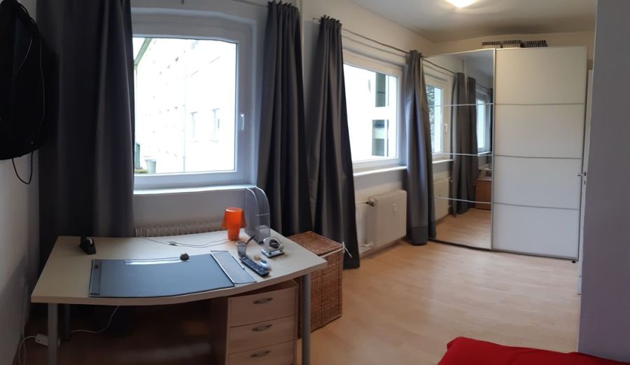 Schlafzimmer 6