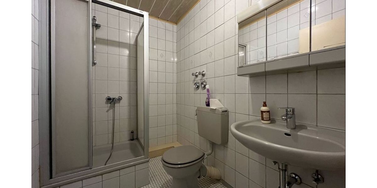 Bad mit Dusche