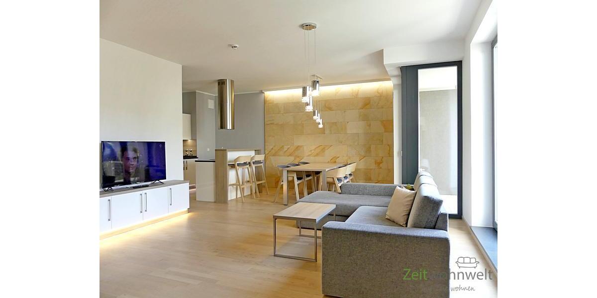Wohnzimmercouch und TV
