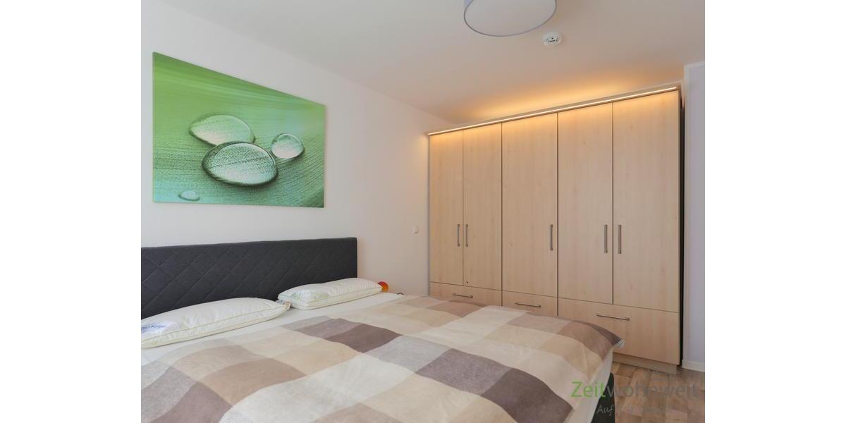 beleuchteter Kleiderschrank