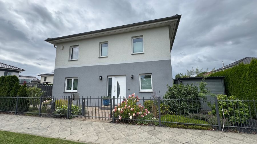 Provisionsfrei* Freistehendes Einfamilienhaus in familienfreundlicher Lage - ruhig gelegen mit guter Verkehrsanbindung - Einfamilienhaus Berlin Pankow | Angebot:27342536