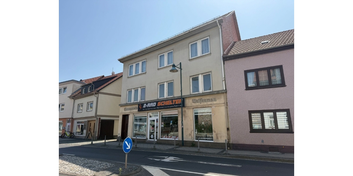 Hier braucht es Ideen, Innovationen und kreative Umsetzung - Mehrfamilienhaus, Wohnhaus Ohrdruf Lindenaustraße | Angebot:22232219