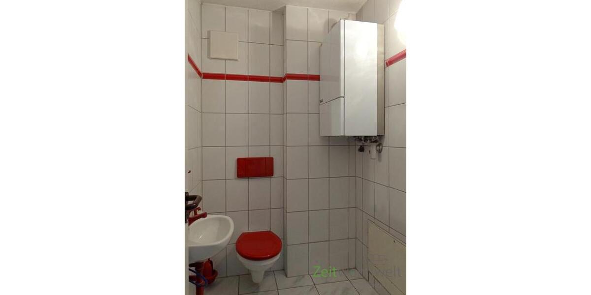 separates WC