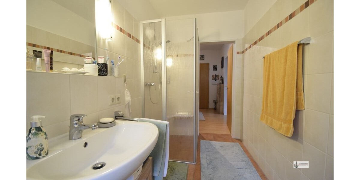 Bad mit Dusche
