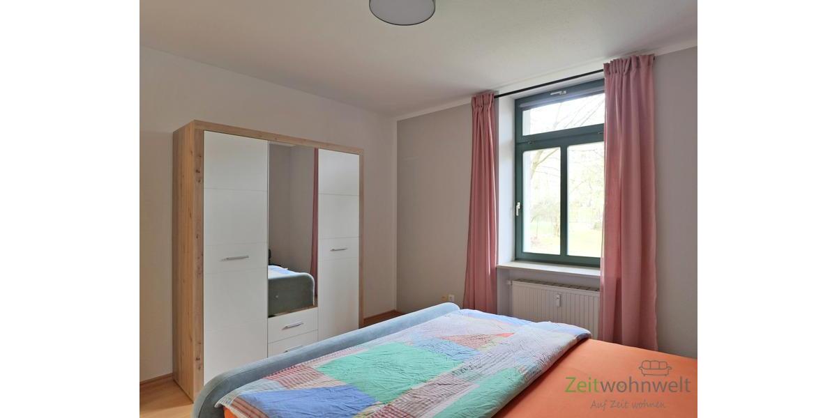 Kleiderschrank im Schlafzimmer
