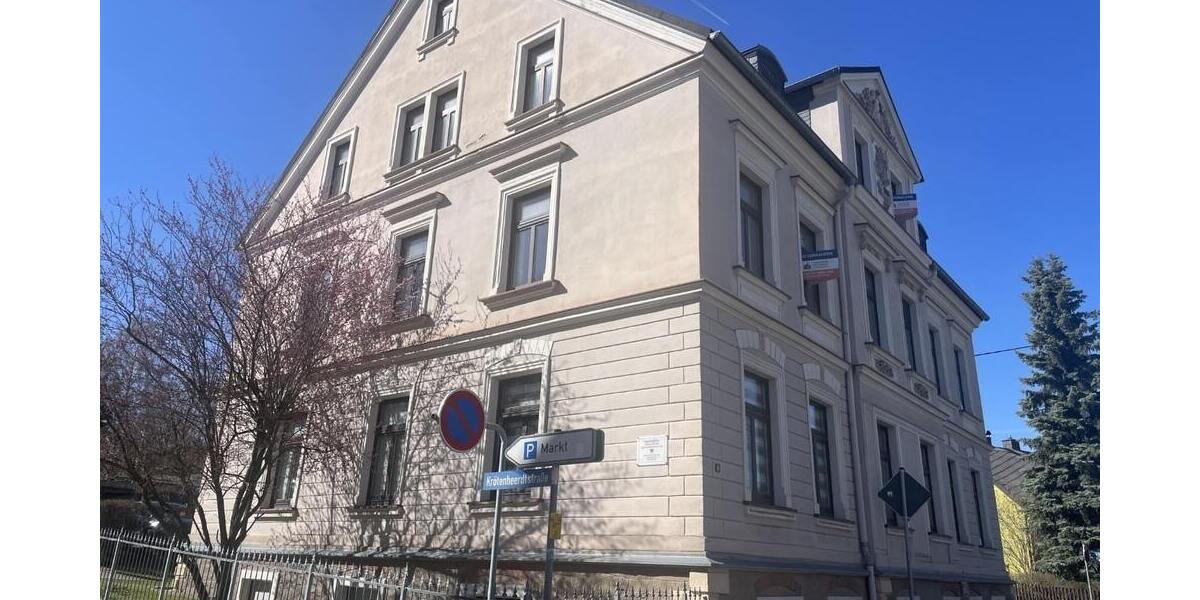 Hausansicht mit Wohnung im 1. OG