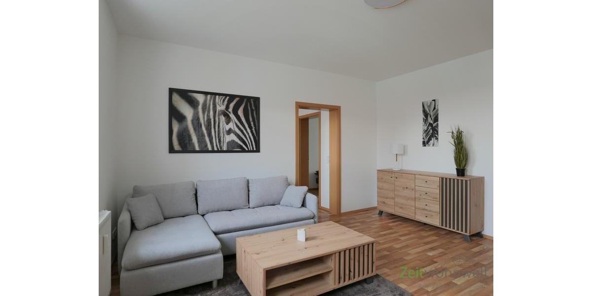 links_Sofa und Sideboard