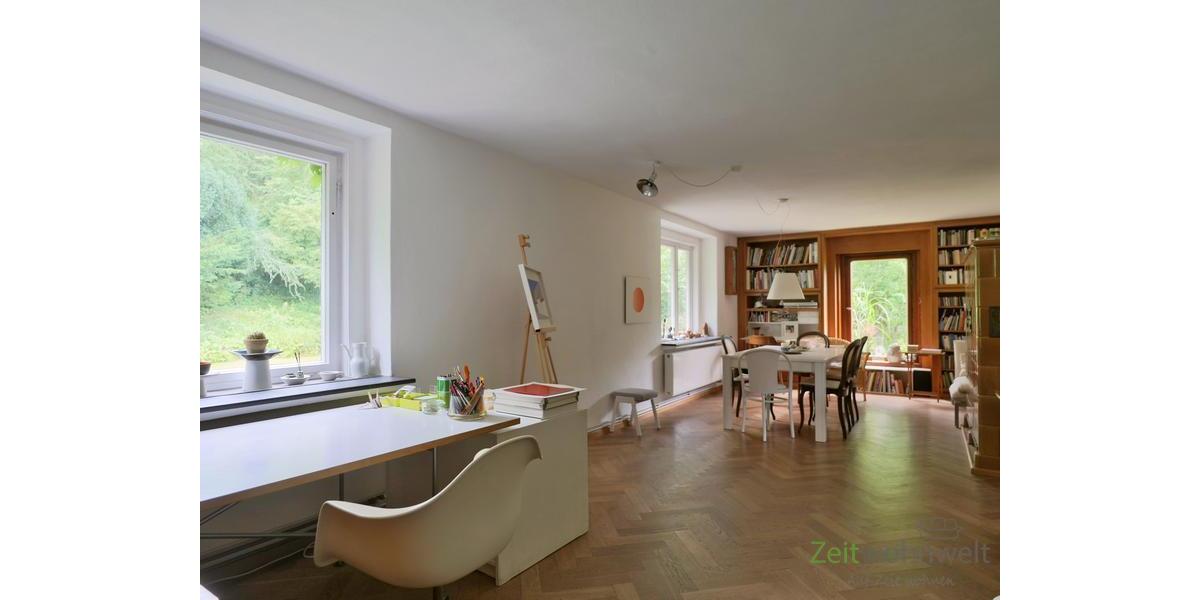 Blick vom Schreibtsich zum Esstisch