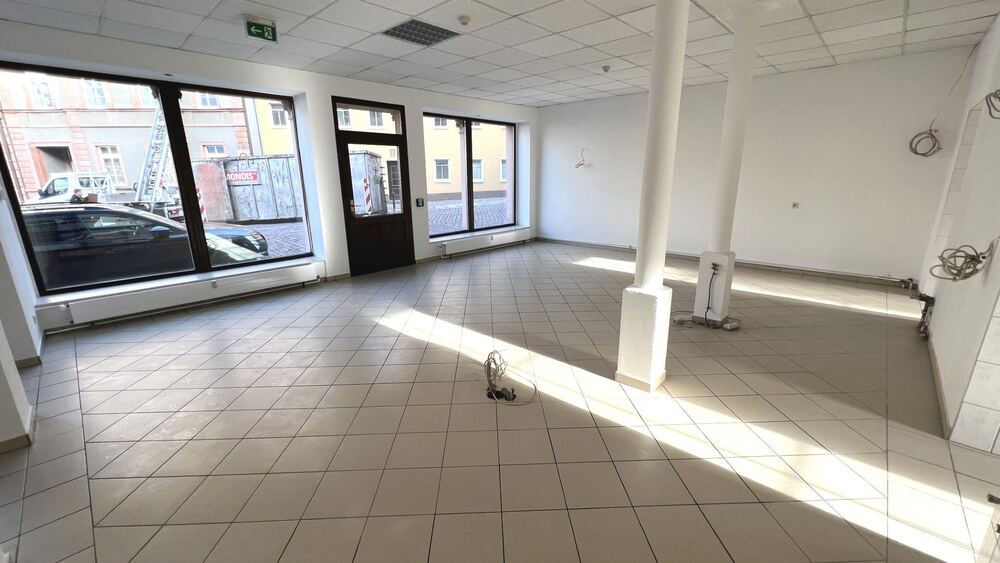 Laden/Büro
