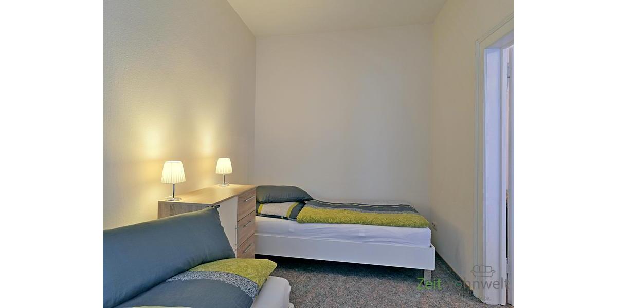 Schlafzimmer, rechtes Bett