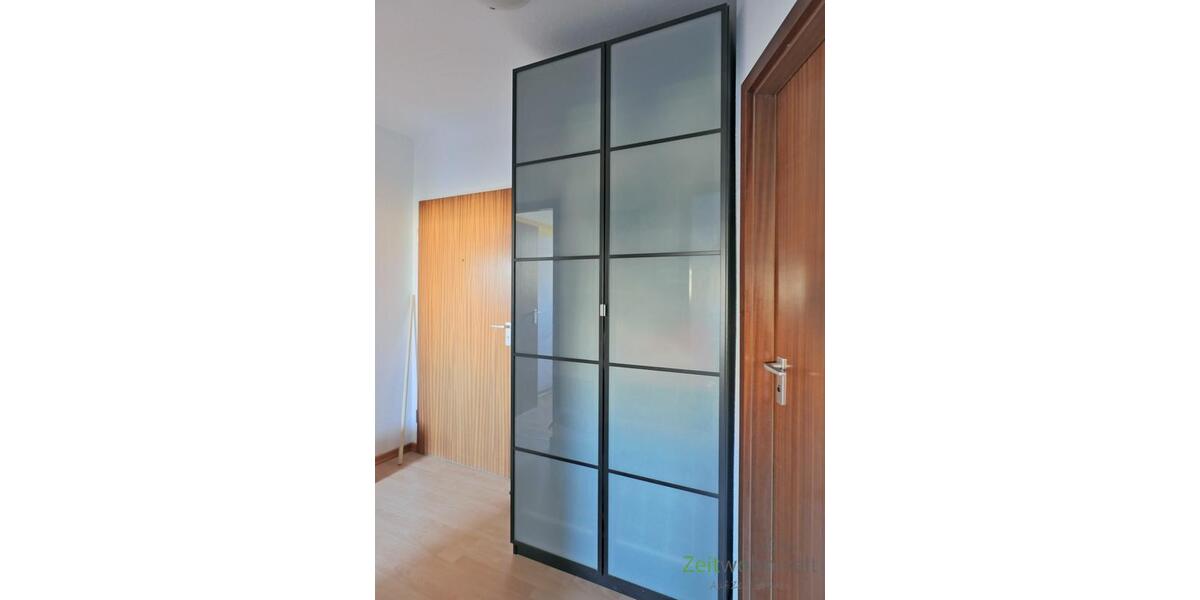 Garderobenschrank im Flur