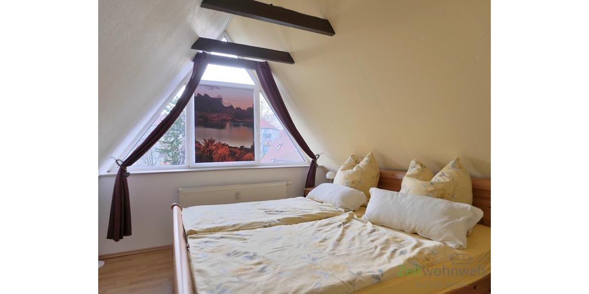 breites Doppelbett