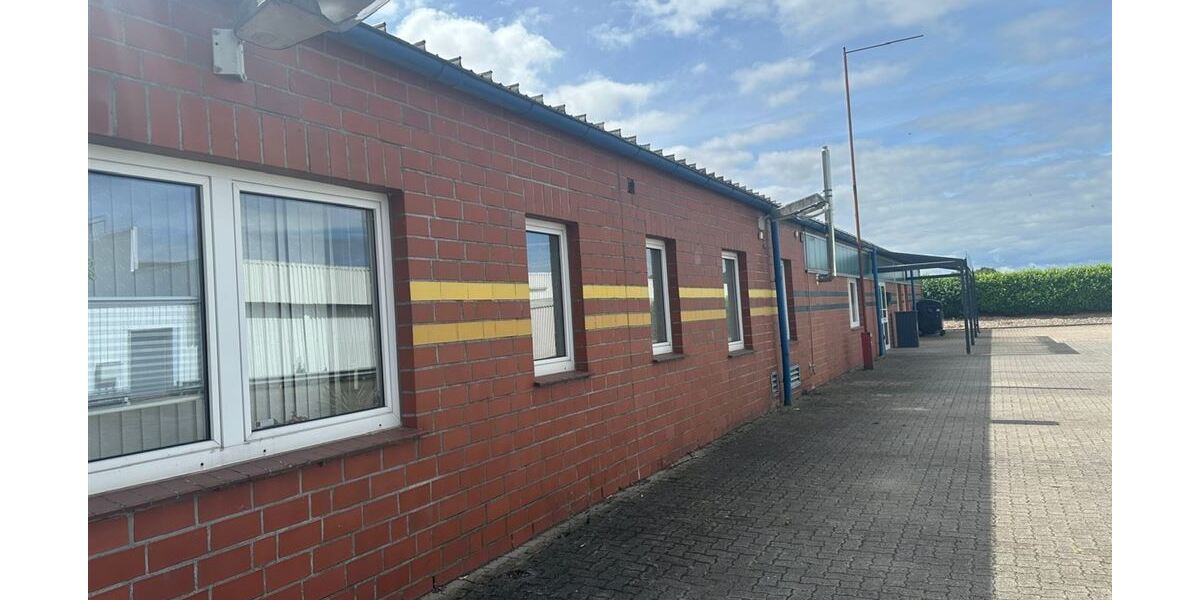 Fensterfront Veraltung u. Sozialräume