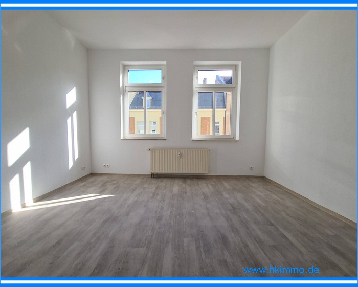 großes und helles Wohnzimmer
