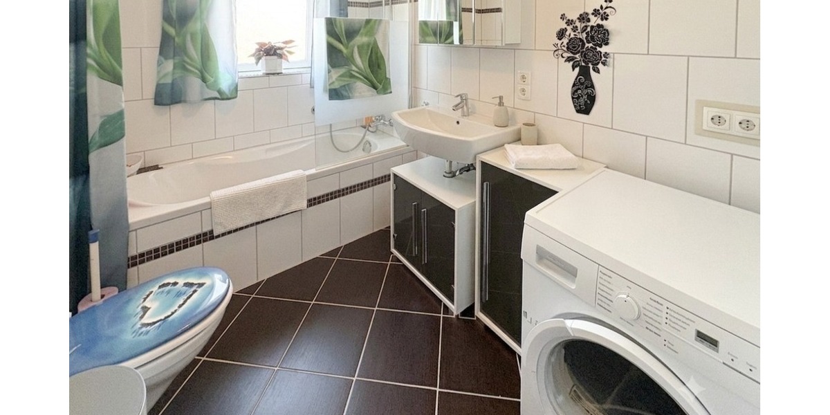 Badezimmer 1.OG Wohnung links