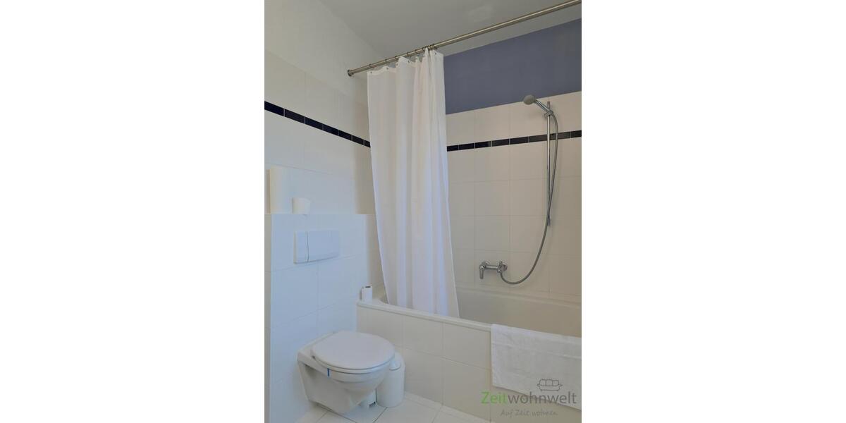 Wanne und WC