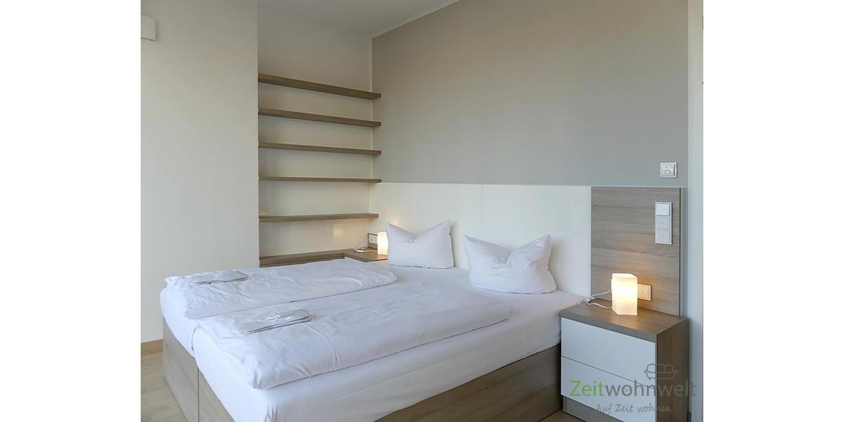 rechtes Schlafzimmer, Doppelbett
