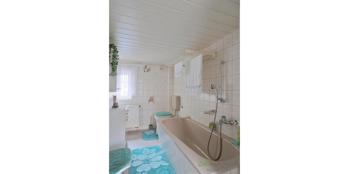 Wanne im unteren Bad